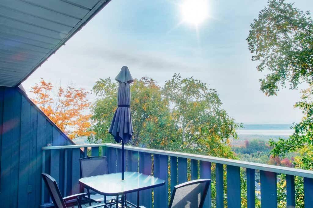Chalet Mont Sainte-Anne Beaupre Exterior photo