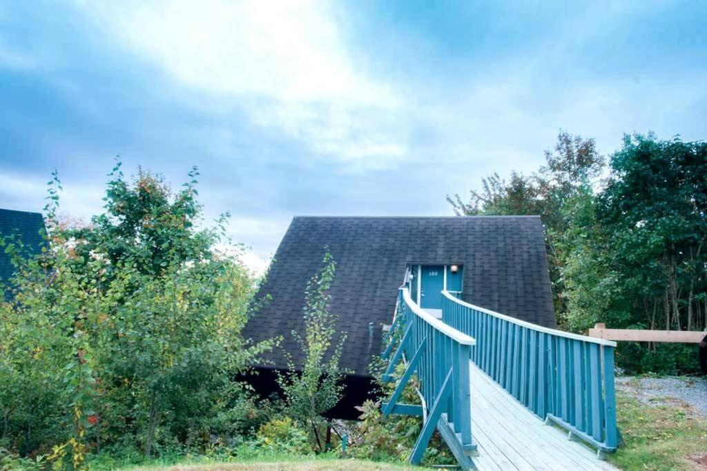 Chalet Mont Sainte-Anne Beaupre Exterior photo